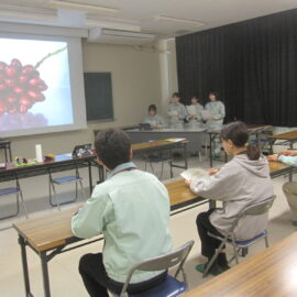 【植物科学科】果樹　ブドウ「神紅」の栽培技術研修会をしました