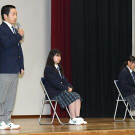 【カヌー部】国際大会へ出場する選手へ、壮行式を行いました