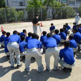 【環境科学科】平板の据え付け練習を行いました。