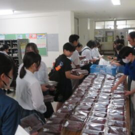 【植物科学科】果樹　デラウェアの販売をしました